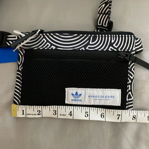 BNWT Adidas crossbody/waist pouch - Picture 6 of 7